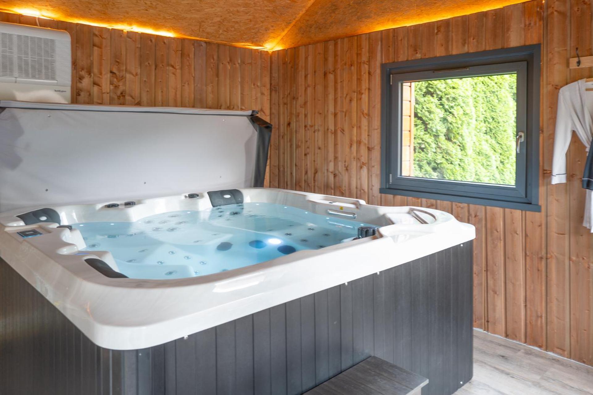 La Calougeotte, Jardin, Et Sauna Prives Chalet Le Menil