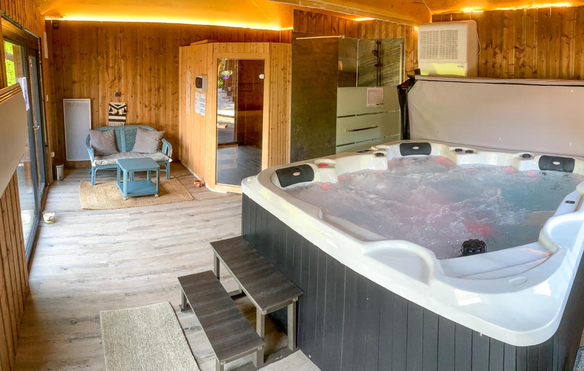 La Calougeotte, Jardin, Et Sauna Prives Chalet Le Menil